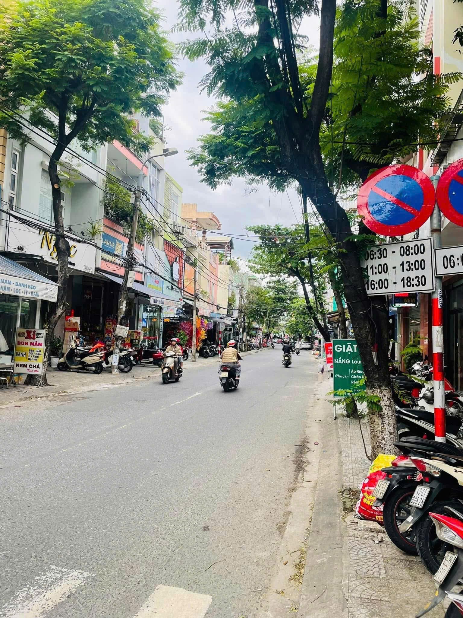 Nhà nguyên căn 4,5 tầng đường Nguyễn Hoàng - Ảnh 2