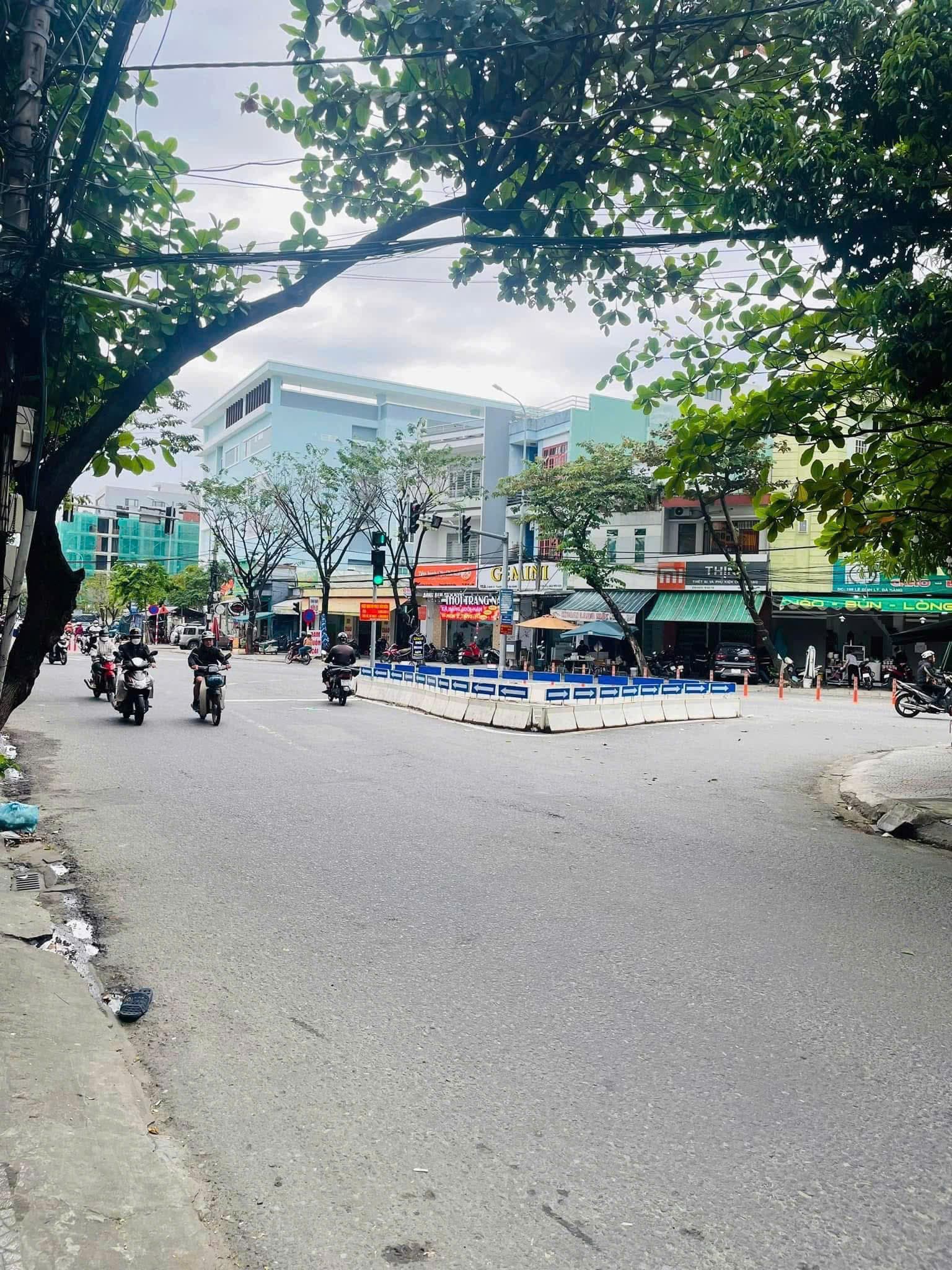 Nhà nguyên căn 4,5 tầng đường Nguyễn Hoàng - Ảnh 3