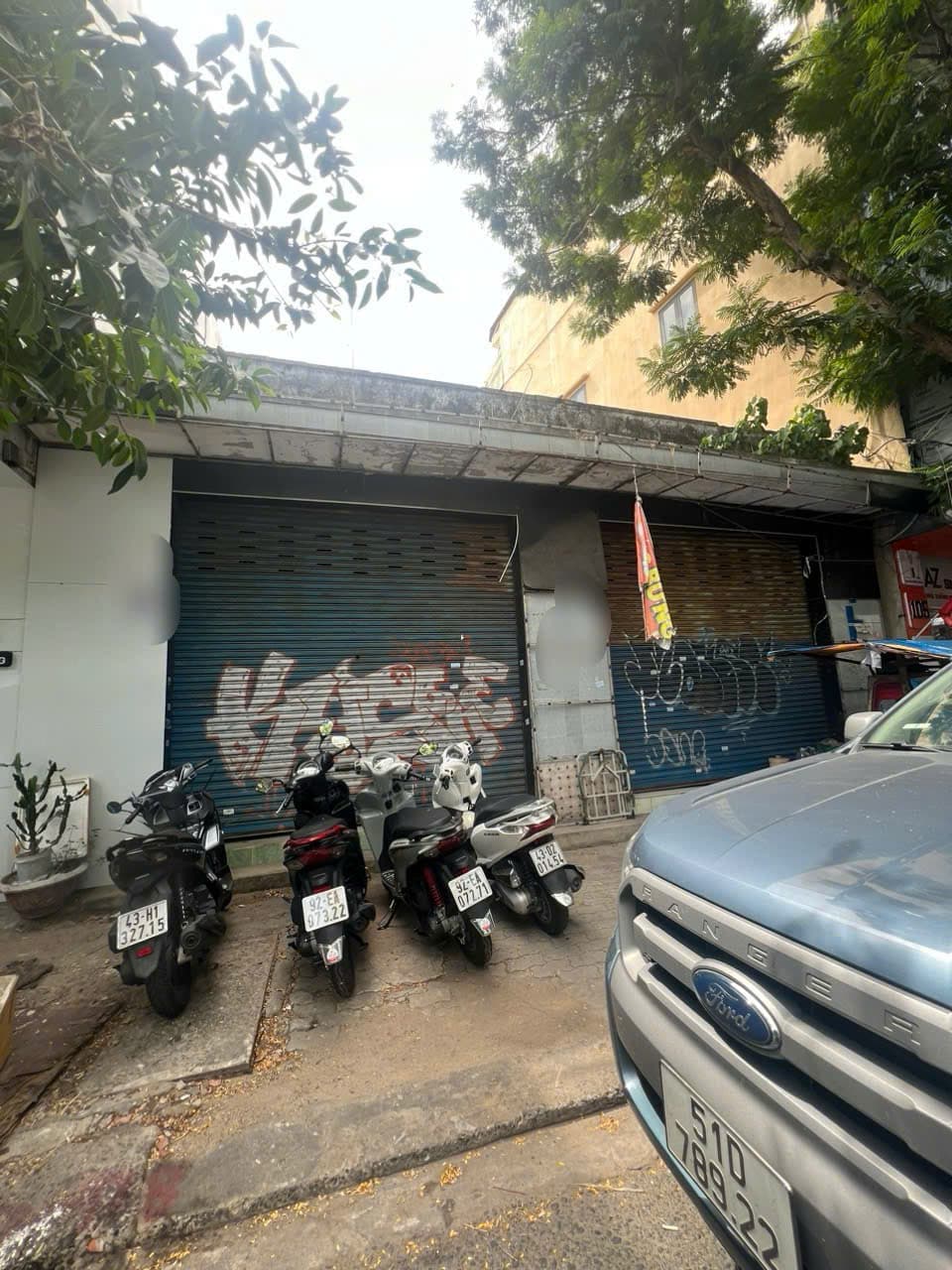 Nhà cấp 4 trống suốt đường Nguyễn Hoàng - Ảnh 1