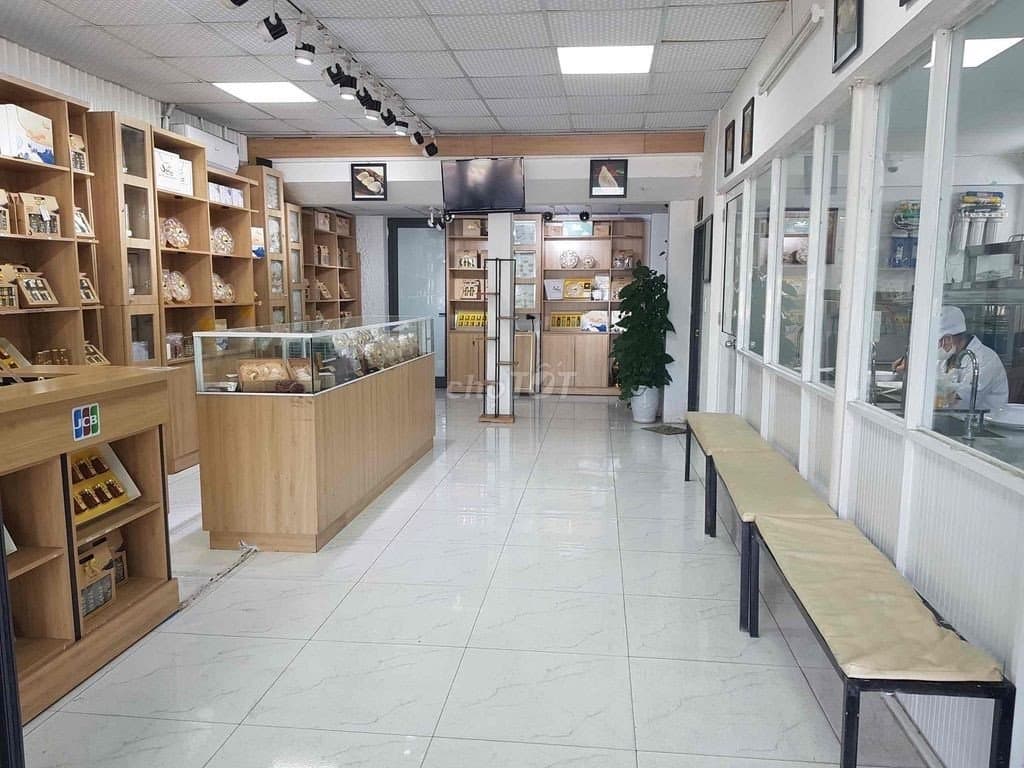 Mặt bằng 100m2 mặt tiền Nguyễn Hữu Thọ, khu vực sầm uất - Ảnh 2