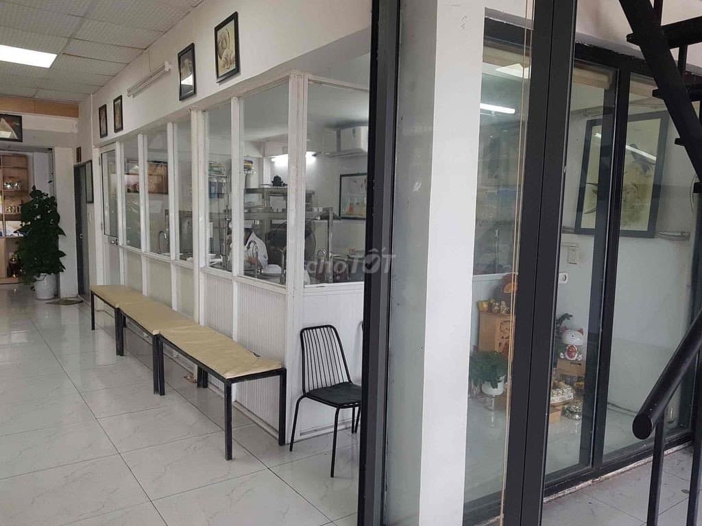 Mặt bằng 100m2 mặt tiền Nguyễn Hữu Thọ, khu vực sầm uất - Ảnh 3