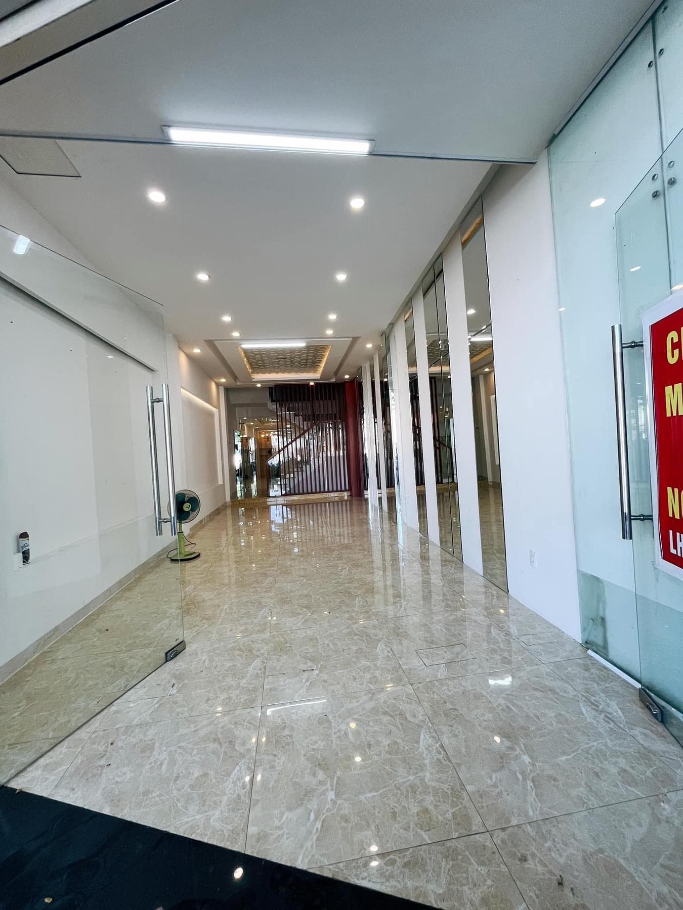 Nhà nguyên căn 3 tầng tại Nguyễn Hữu Thọ, diện tích 85m2, phù hợp kinh doanh nha khoa - Ảnh 2