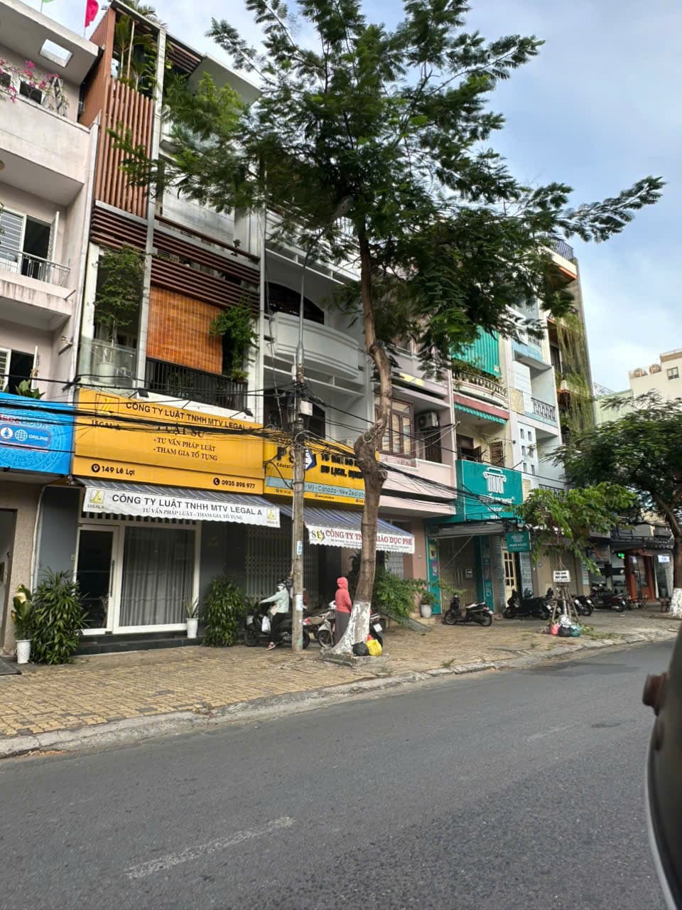 Nhà nguyên căn 3 tầng gần ngân hàng VCB, diện tích 99m², phù hợp kinh doanh và ở - Ảnh 1