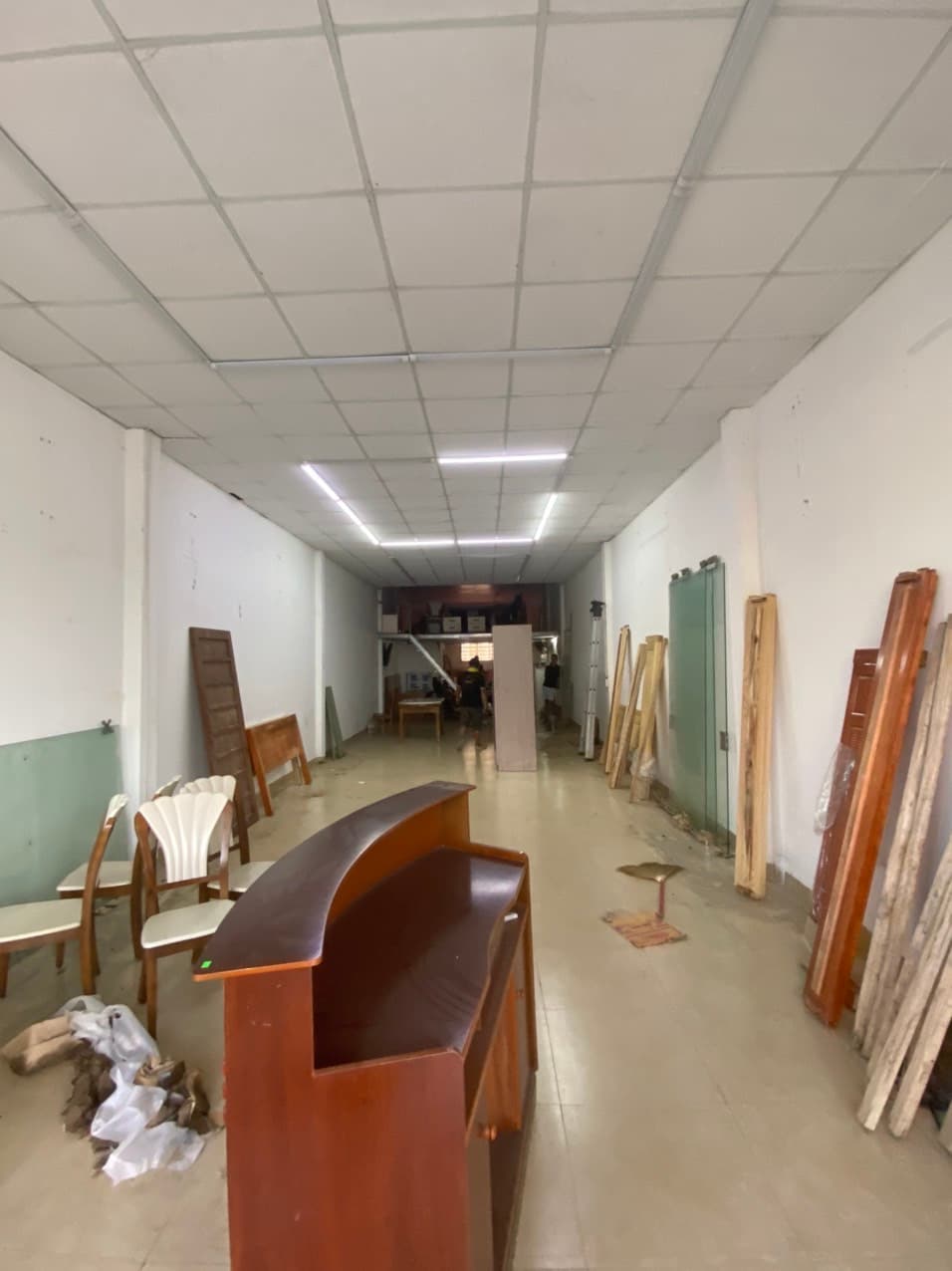 Nhà cấp 4 trống suốt diện tích 100m² tại Nguyễn Hữu Thọ, phù hợp để thuê - Ảnh 2