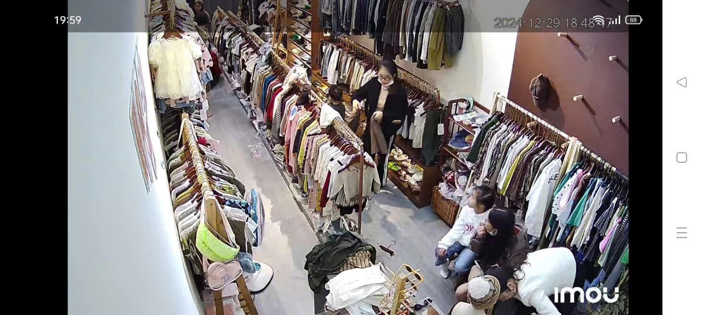 Nhà nguyên căn 3 tầng có tầng lửng, diện tích 64m2, phù hợp kinh doanh tại Núi Thành - Ảnh 1