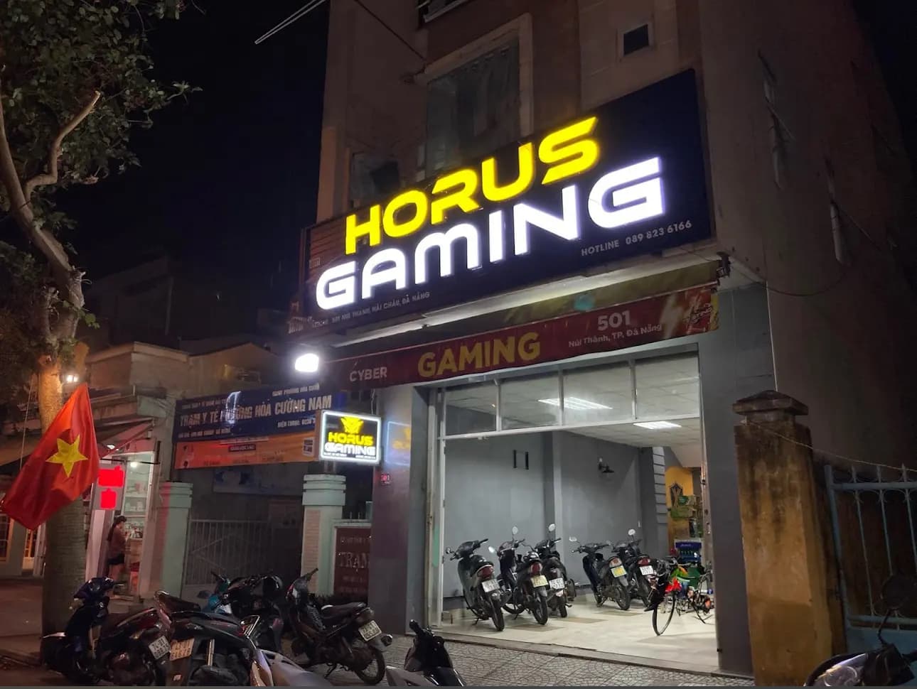 Nhà nguyên căn 3 tầng diện tích 200m2 có đất trống phía sau, phù hợp kinh doanh - Ảnh 2