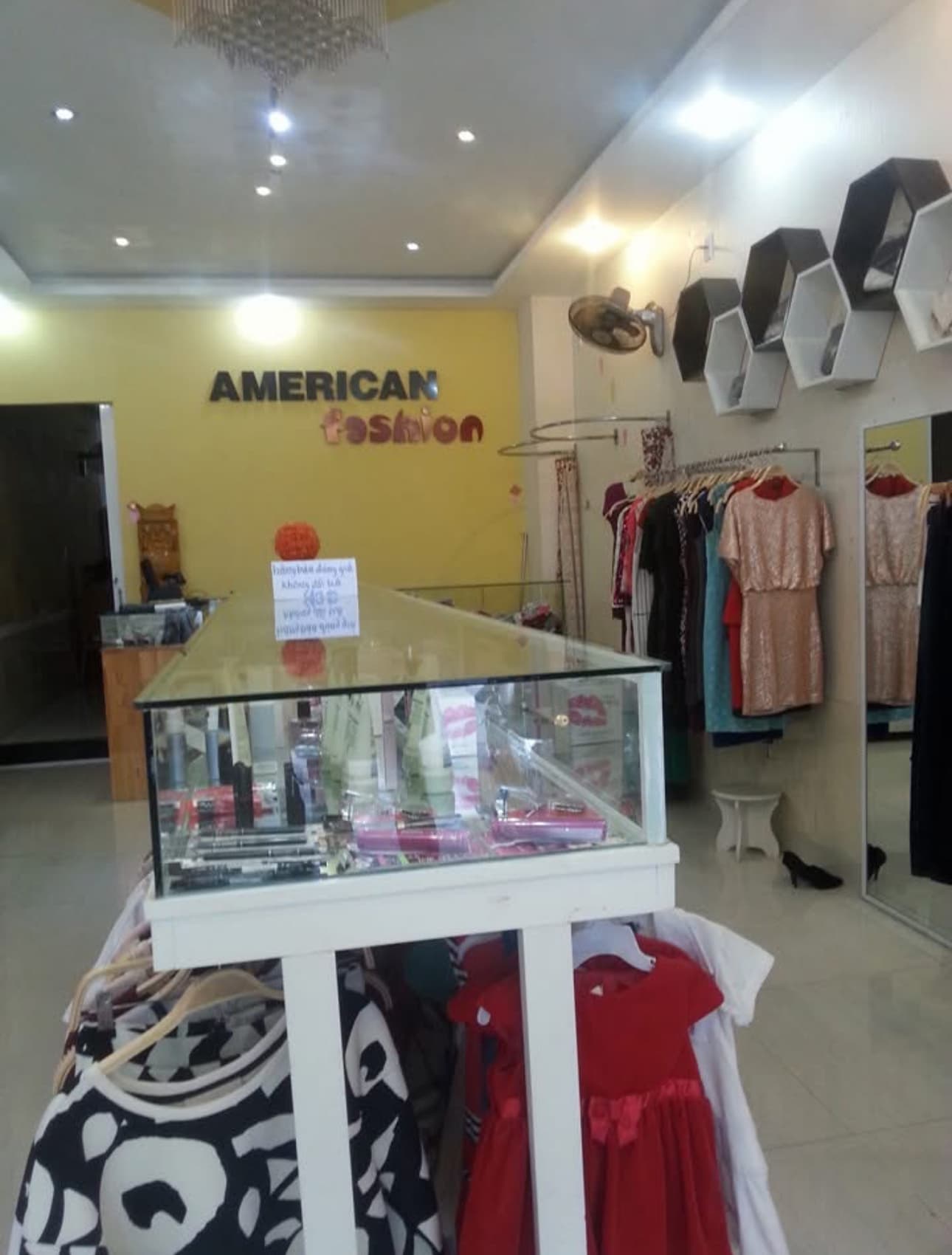 Nhà 3 tầng mặt tiền Phan Châu Trinh, trống suốt tầng 1, phù hợp kinh doanh thời trang và văn phòng - Ảnh 2