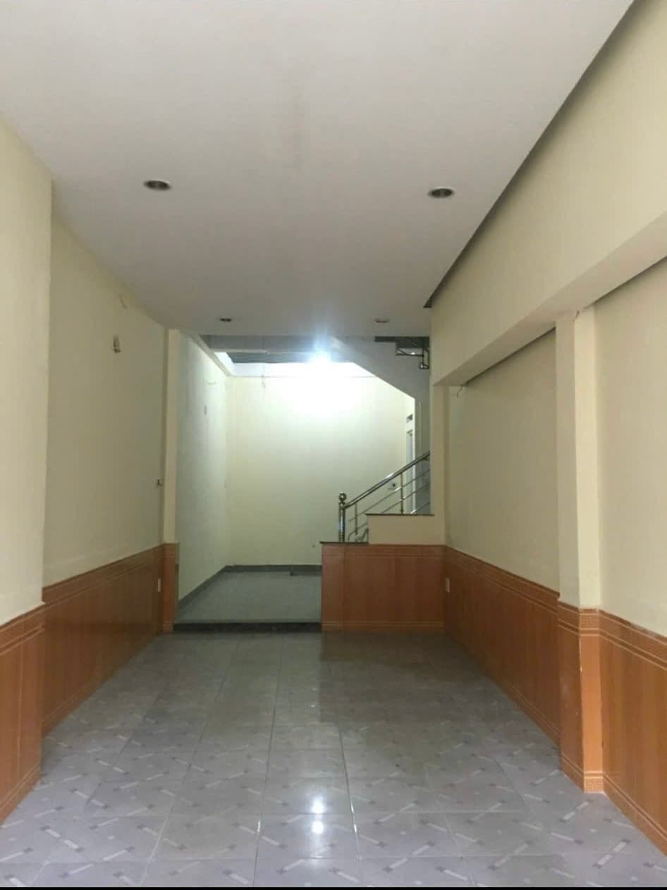 Mặt bằng trống suốt 2 tầng tại Phan Châu Trinh, diện tích 100m², phù hợp kinh doanh - Ảnh 2