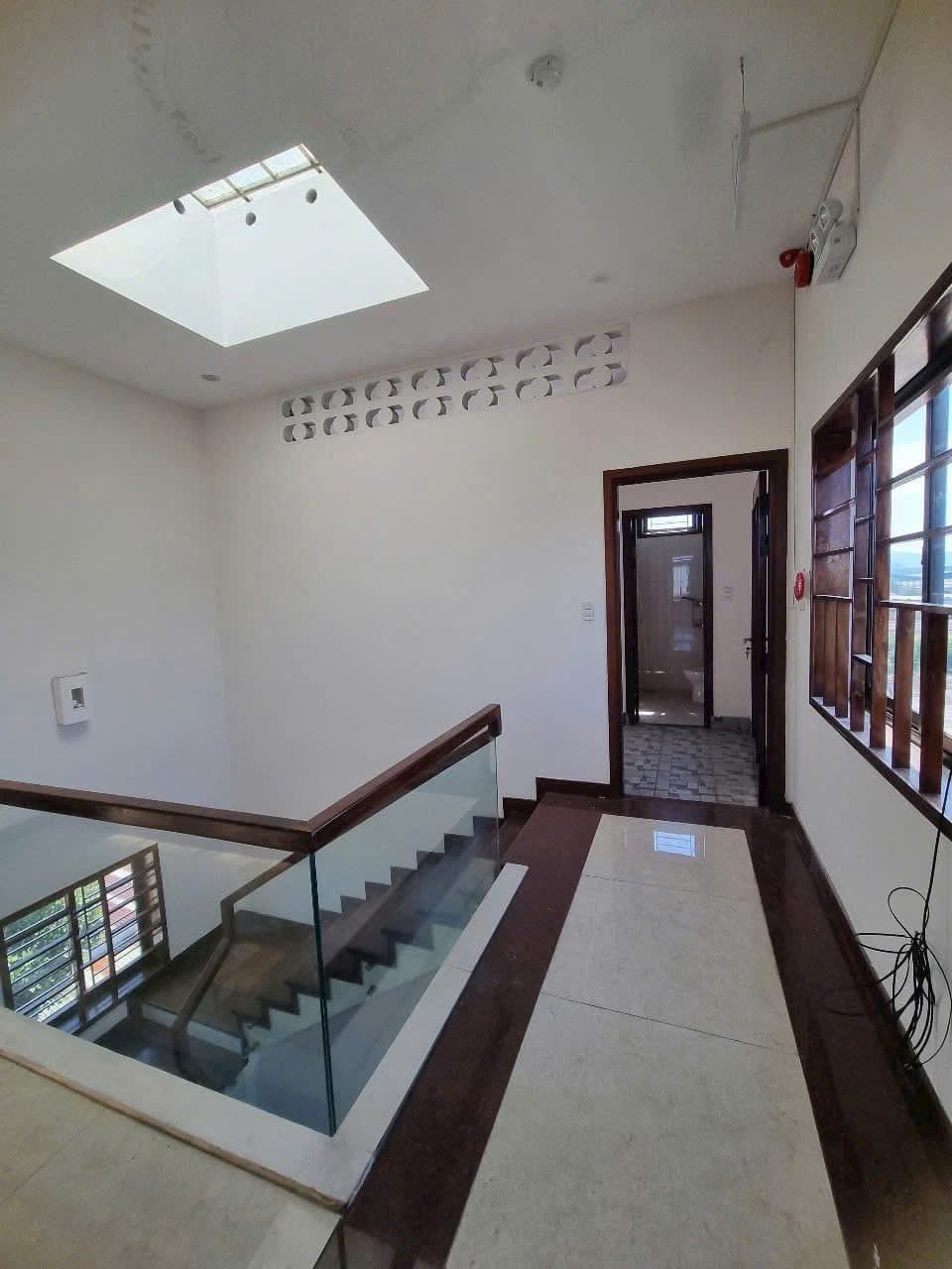 CHO THUÊ NHÀ NGUYÊN CĂN 4 TẦNG ĐƯỜNG NGUYỄN HỮU THỌ - Ảnh 4