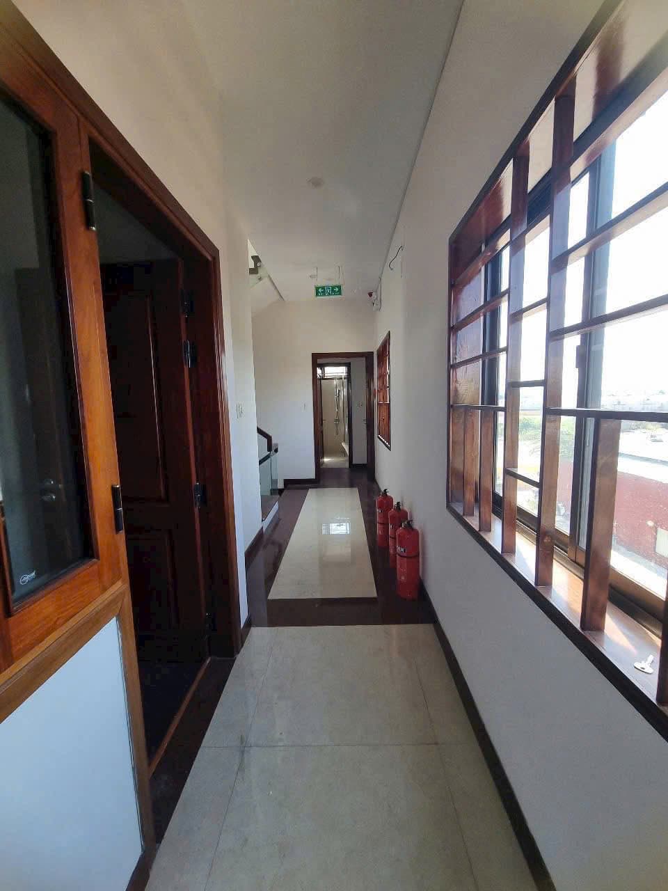 CHO THUÊ NHÀ NGUYÊN CĂN 4 TẦNG ĐƯỜNG NGUYỄN HỮU THỌ - Ảnh 7