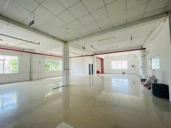 CHO THUÊ VĂN PHÒNG TẦNG 1 392M2 ĐƯỜNG PHẠM HÙNG - Ảnh 1