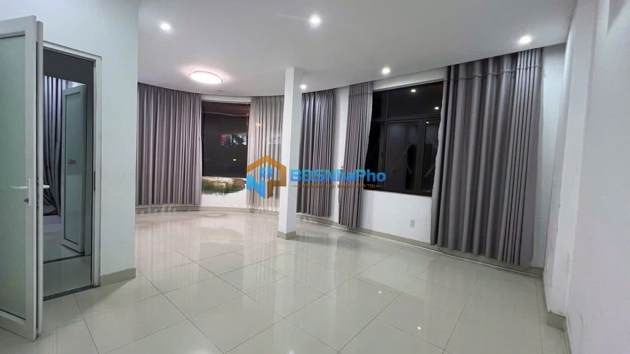 CHO THUÊ MB 320M2 NGAY NGÃ TƯ PHẠM HÙNG - Ảnh 2