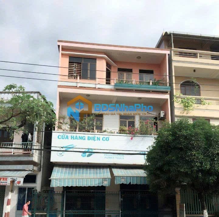 CHO THUÊ NHÀ NGUYÊN CĂN 3.5 TẦNG ĐƯỜNG CMT8 - Ảnh 1