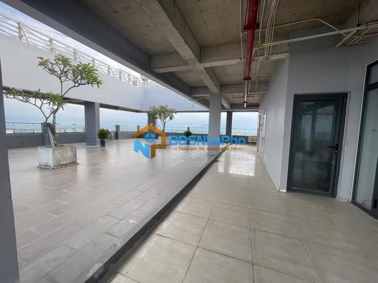 CHO THUÊ TẦNG THƯỢNG TOÀ NHÀ MONARCHY DT 500M2 TẠI TRẦN HƯNG ĐẠO - Ảnh 2