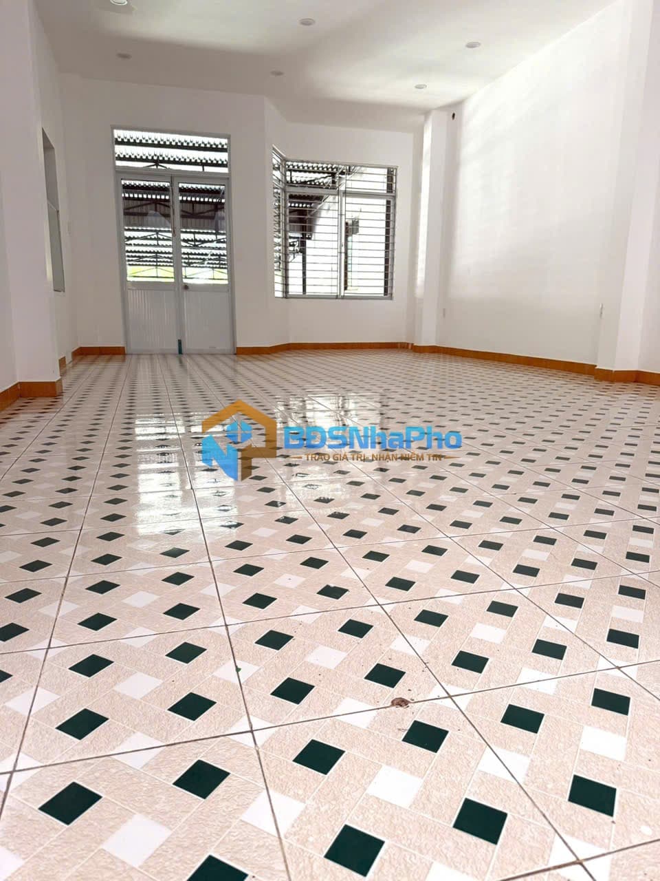 CHO THUÊ NHÀ 3 TẦNG DT 420M2 TẠI NGUYỄN CHÁNH - Ảnh 3