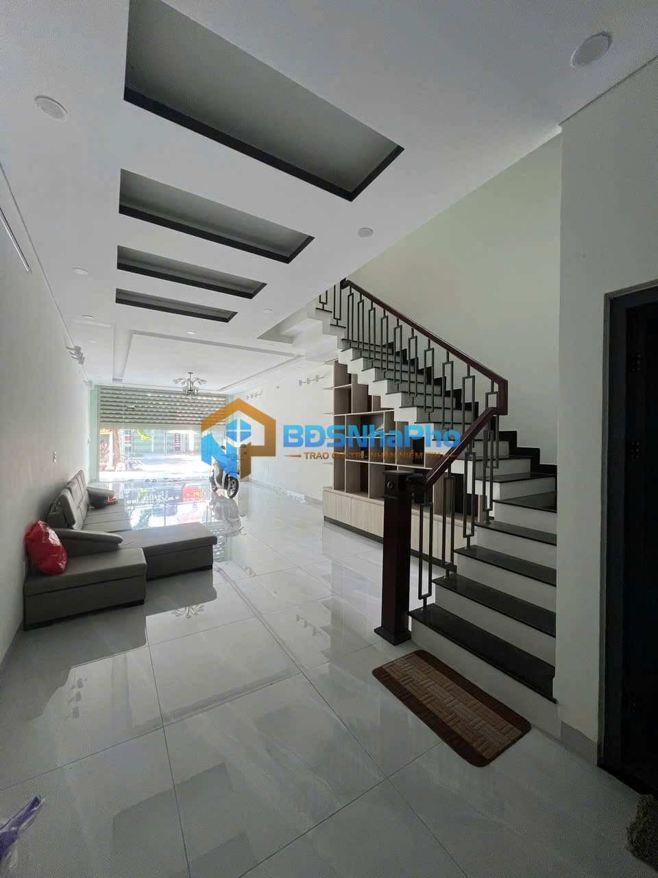 CHO THUÊ NHÀ 3 TẦNG DT 100M2 TẠI LÊ QUẢNG CHÍ - Ảnh 2