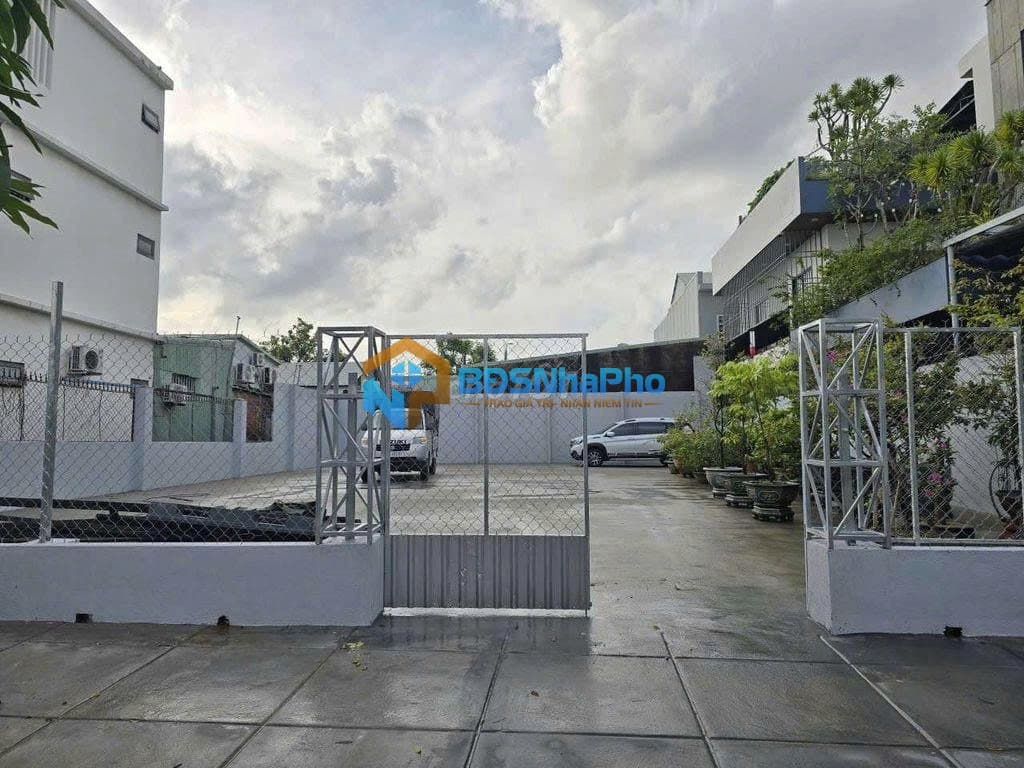 CHO THUÊ ĐẤT NỀN DT 330M2 GẦN BẾN XE - Ảnh 1