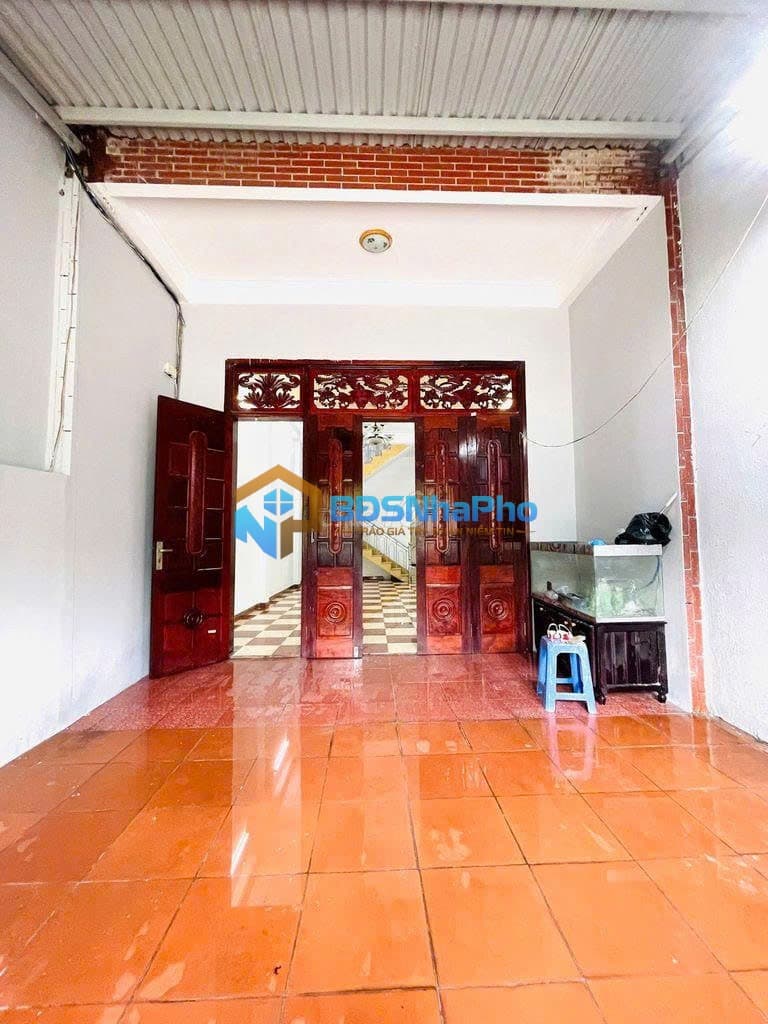 CHO THUÊ NHÀ NGUYÊN CĂN 3 TẦNG DT 95M2 TẠI LÊ VĂN HIẾN - Ảnh 1