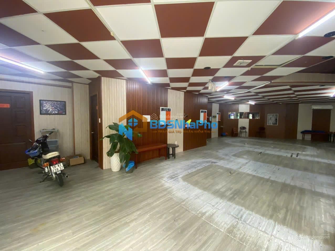 CHO THUÊ MB TẦNG 1 NGANG 18M TẠI VÕ VĂN TẦN - Ảnh 3