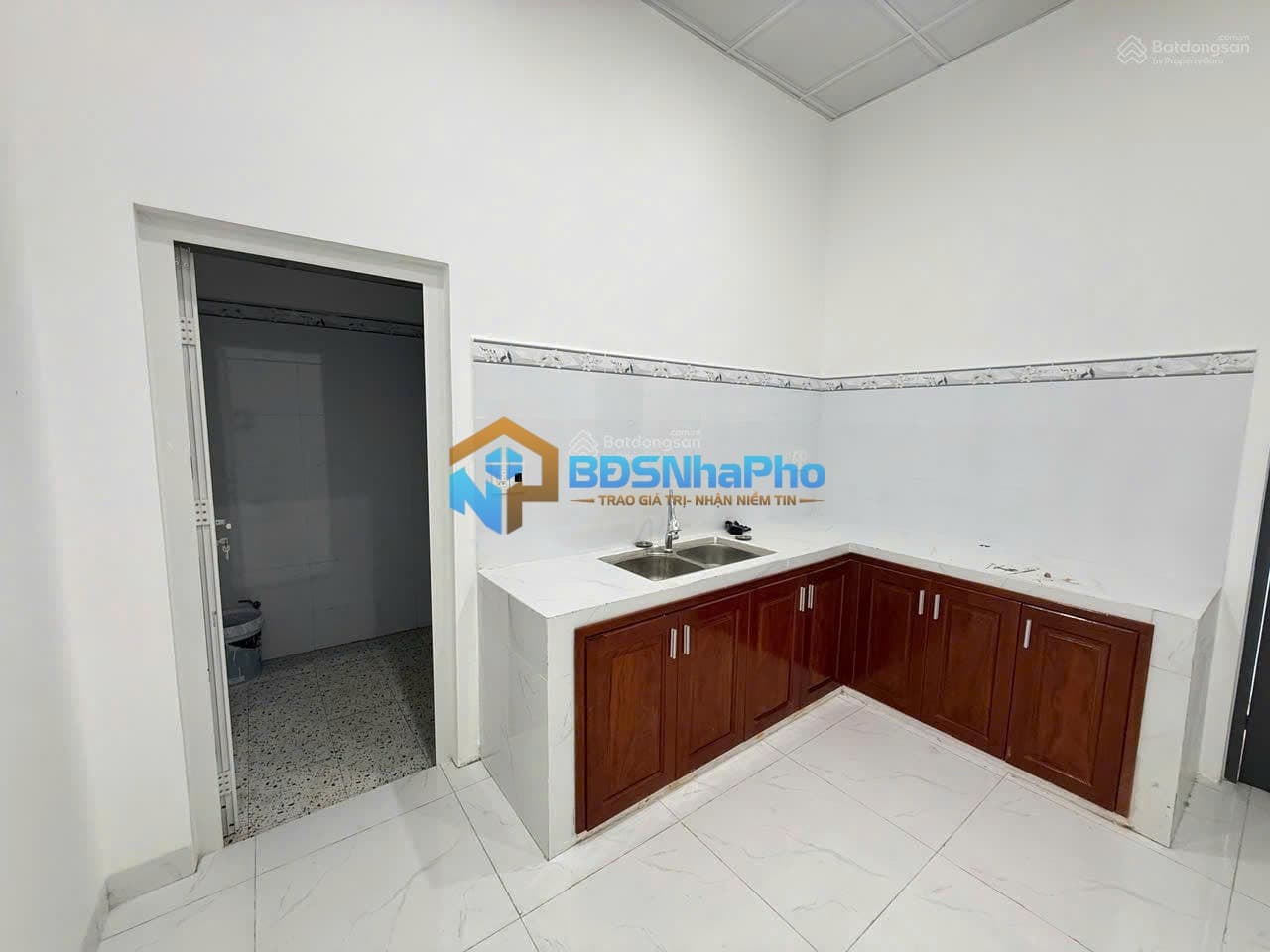 CHO THUÊ MB CẤP 4 TRỐNG SUỐT DT 100M2 TẠI VĂN TIẾN DŨNG - Ảnh 2