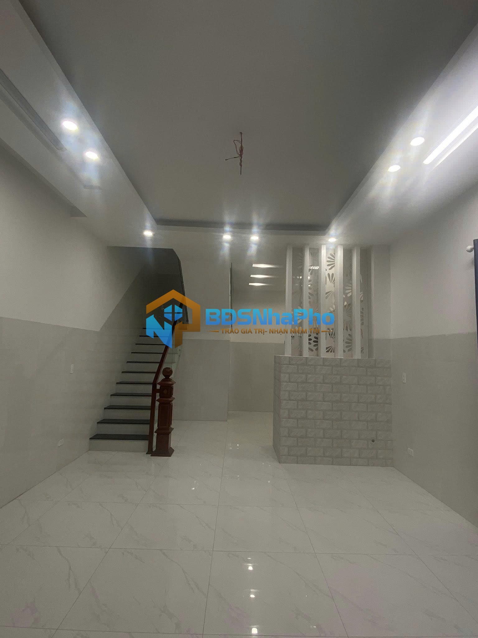 CHO THUÊ NHÀ NGUYÊN CĂN 3 TẦNG DT 100M2 TẠI NGUYỄN ĐÌNH CHIỂU - Ảnh 2