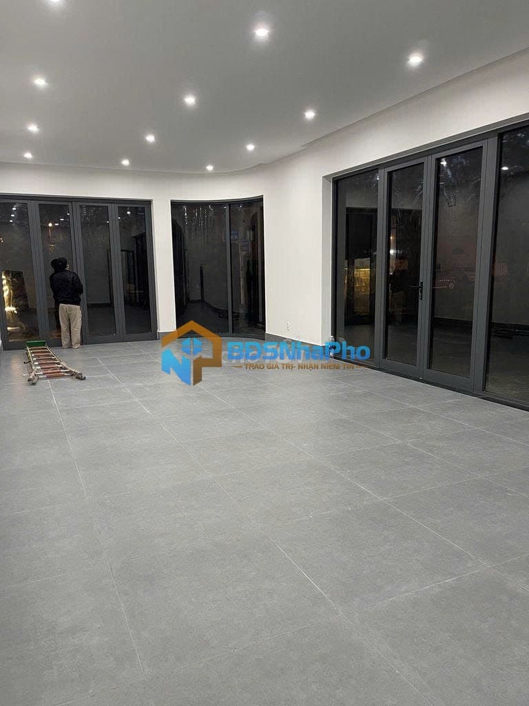 CHO THUÊ MB TRỐNG SUỐT DT 100M2 TẠI TRẦN NHÂN TÔNG - Ảnh 3