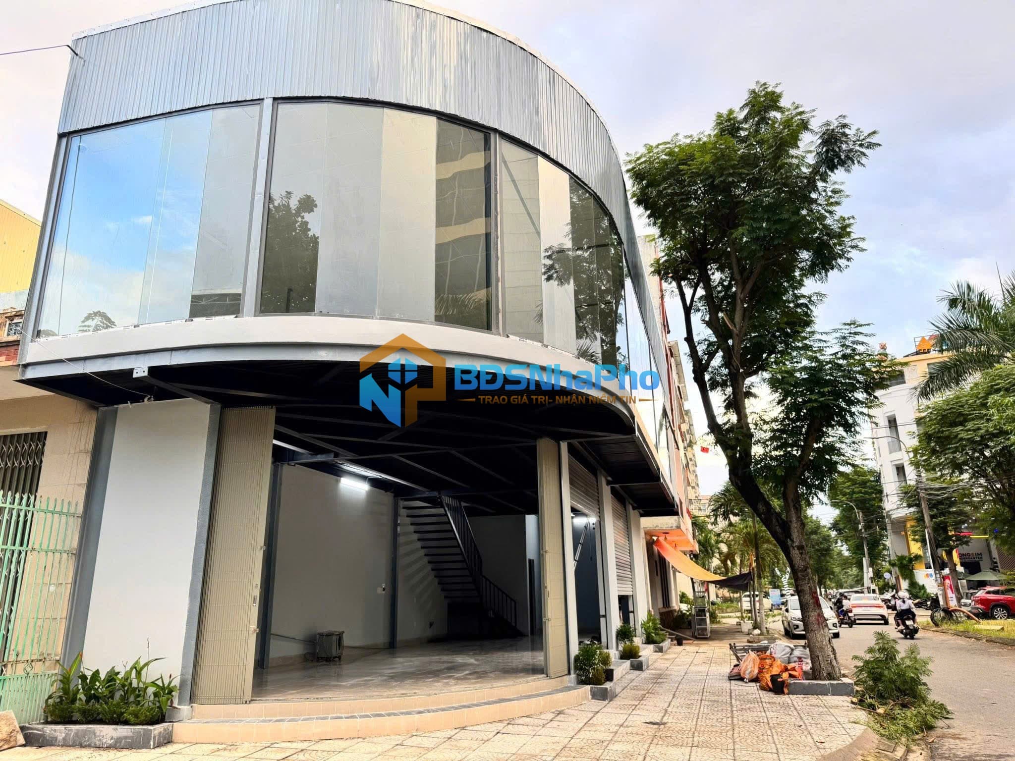 CHO THUÊ MB 2 TẦNG DT 110M2 TẠI TRẦN XUÂN SOẠN - Ảnh 1