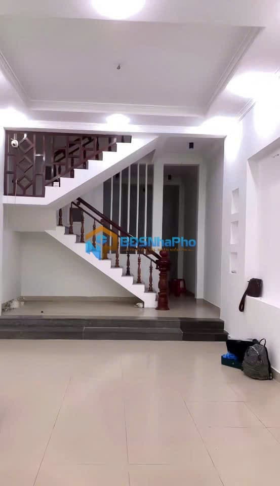 CHO THUÊ NHÀ NGUYÊN CĂN 3 TẦNG DT 95M2 TẠI HÒA MINH - Ảnh 2