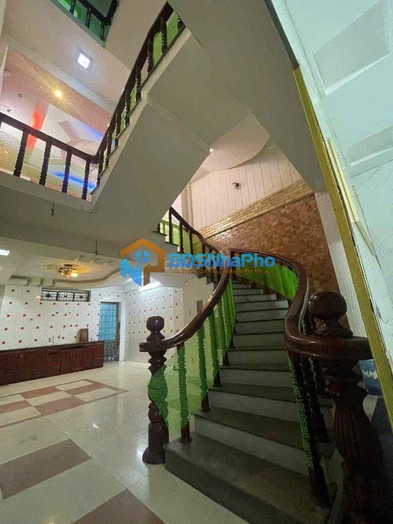 CHO THUÊ NHÀ NGUYÊN CĂN 4 TẦNG DT 100M2 TẠI BẾ VĂN ĐÀN - Ảnh 2