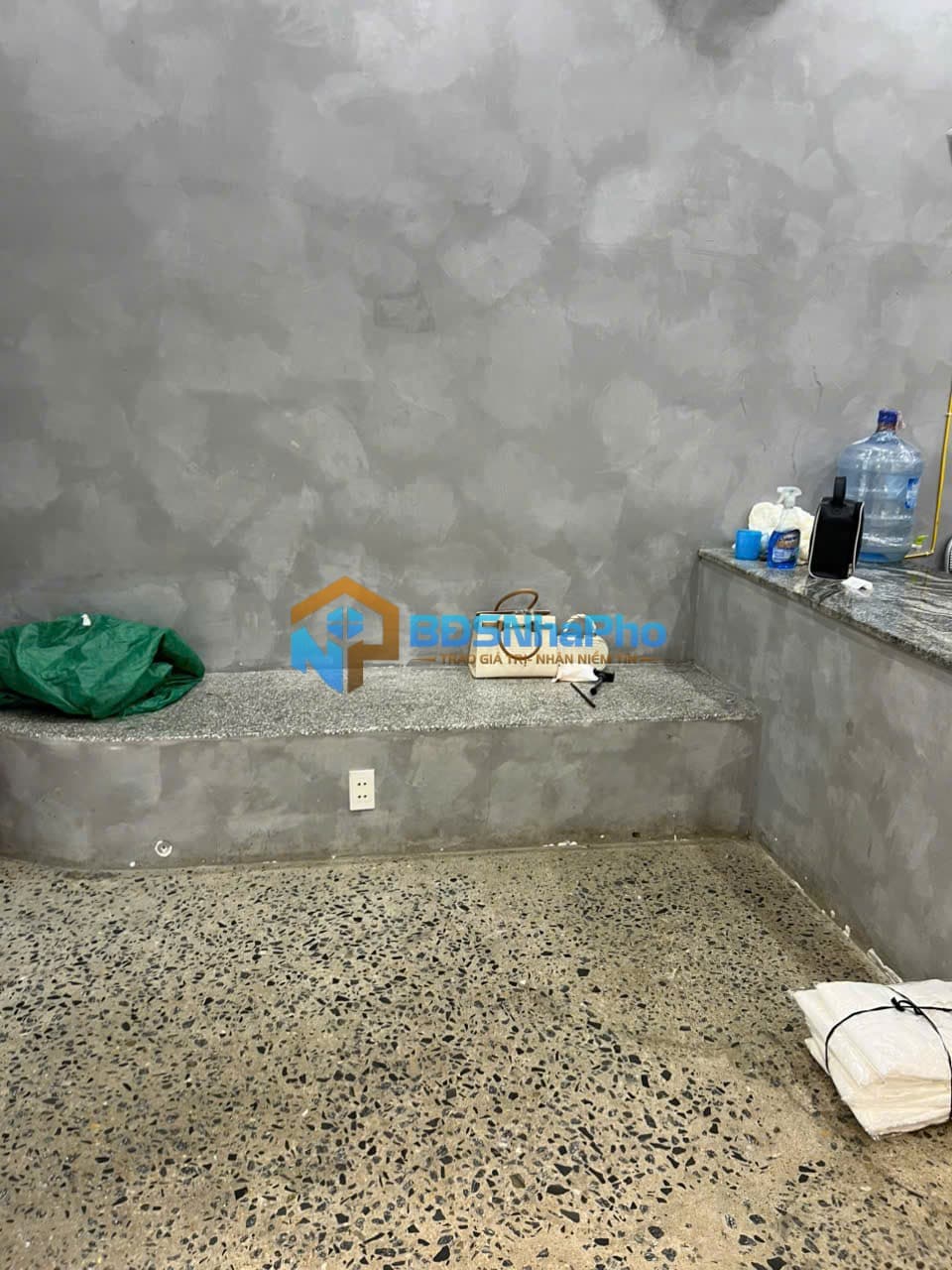 CHO THUÊ NHÀ NGUYÊN CĂN 3 TẦNG DT 102M2 TẠI TRẦN NHÂN TÔNG - Ảnh 2