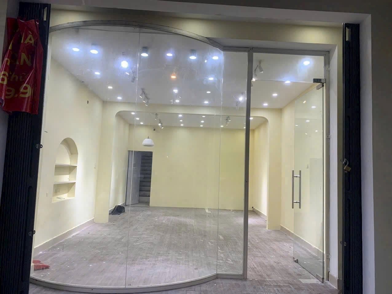 Nhà 2 tầng phan châu trinh ngang gần 5m mới đẹp - Ảnh 1