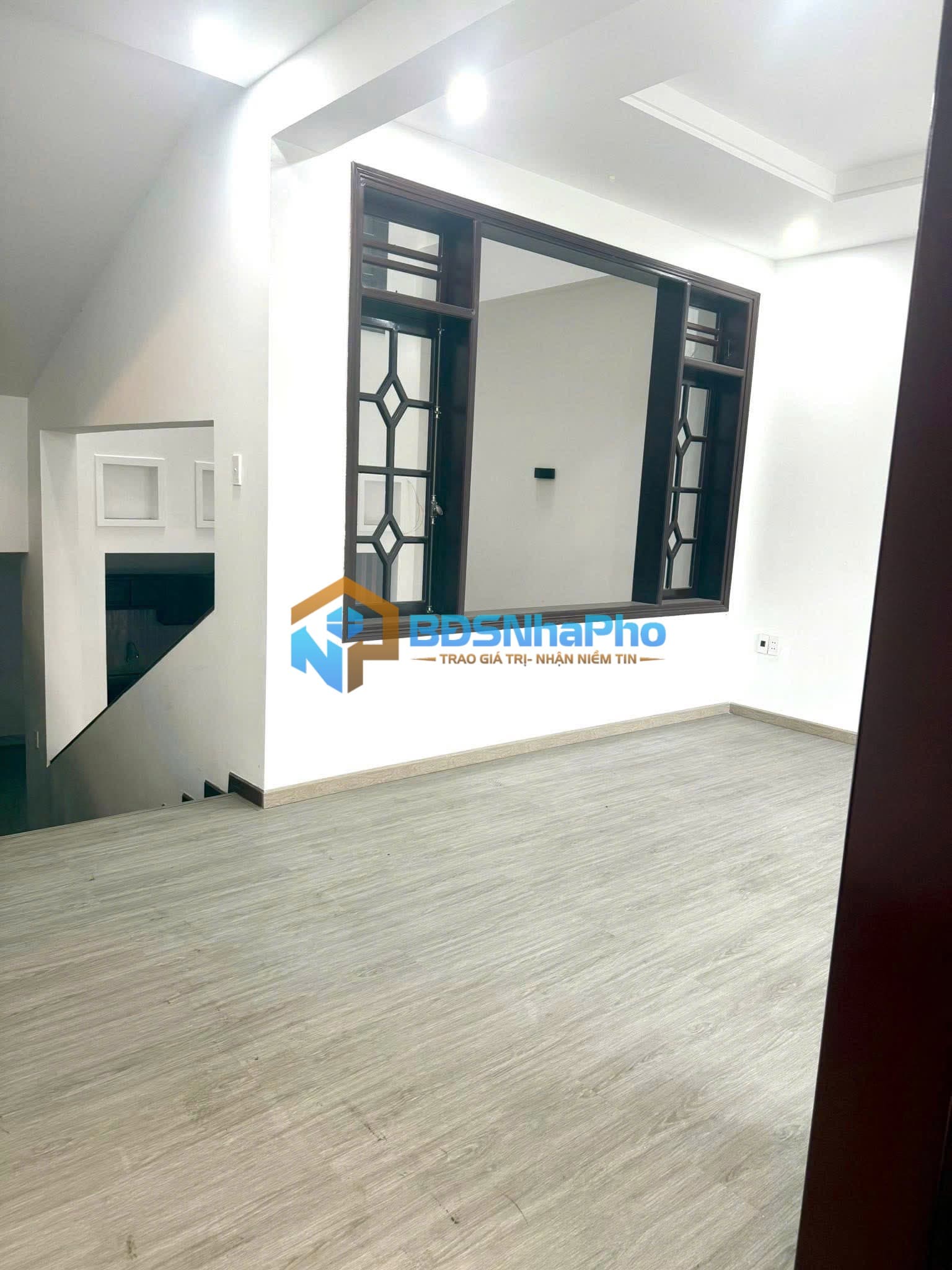 Cho thuê nhà nguyên căn 4 tầng Núi Thành Ngang 6m nhà đẹp làm Vp, trung tâm - Ảnh 4