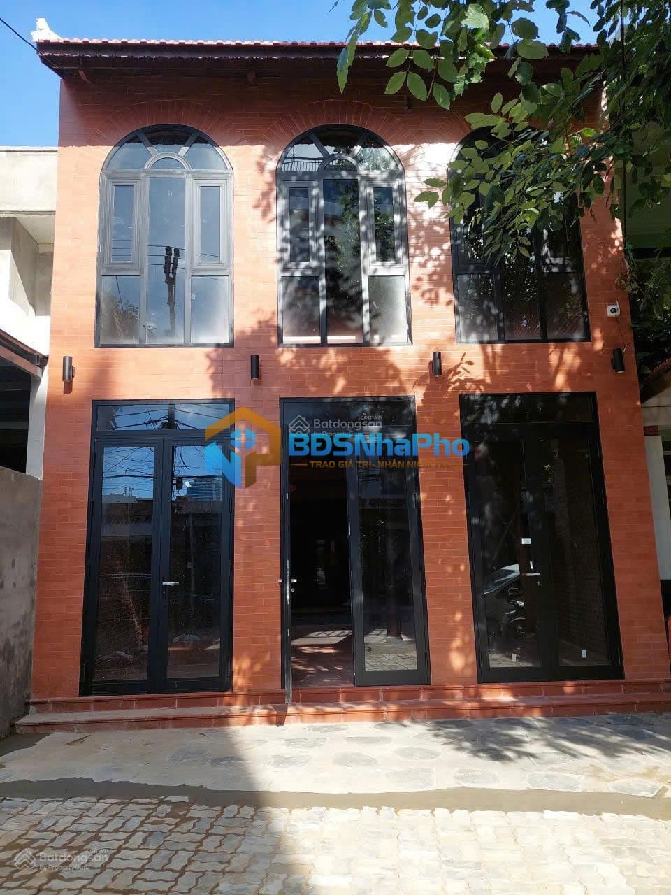 Nhà gỗ 2 tầng sân vườn đường Chính Hữu - Sơn Trà - Ảnh 1