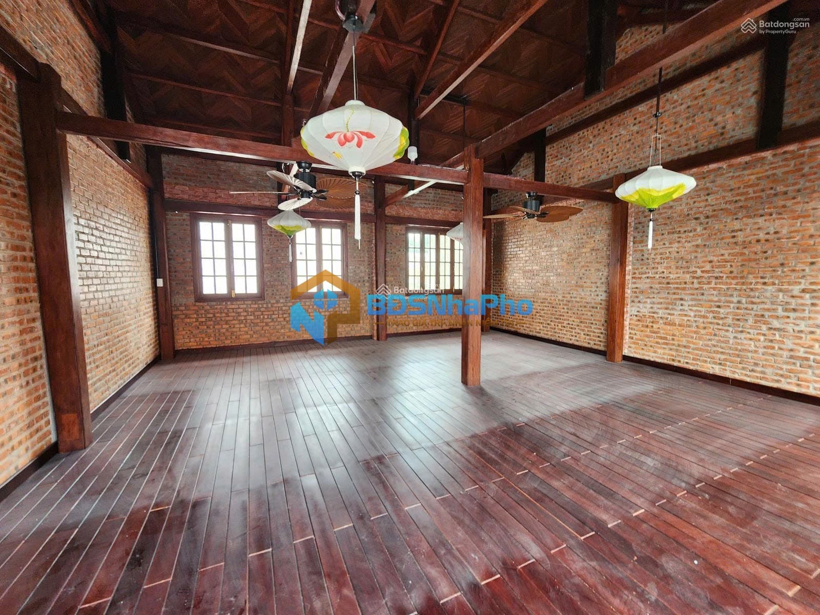 Nhà gỗ 2 tầng sân vườn đường Chính Hữu - Sơn Trà - Ảnh 4