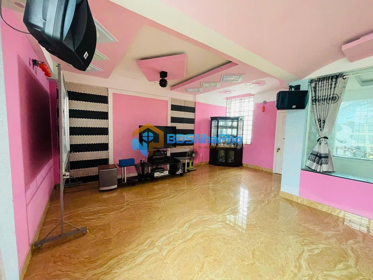 Nhà ở biệt thự kiệt ô tô Trương Chí Cương - Ảnh 2