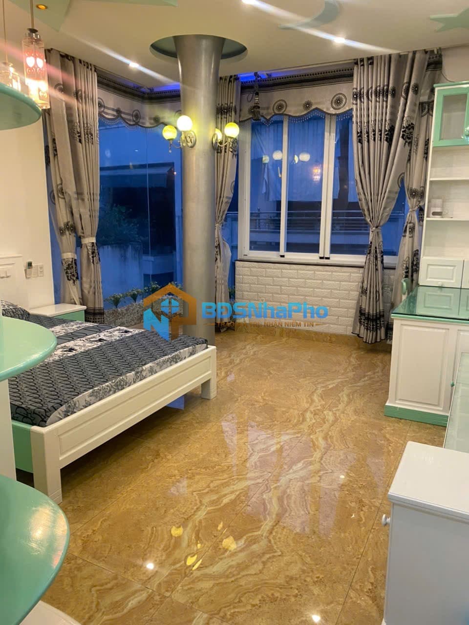 Nhà ở biệt thự kiệt ô tô Trương Chí Cương - Ảnh 6