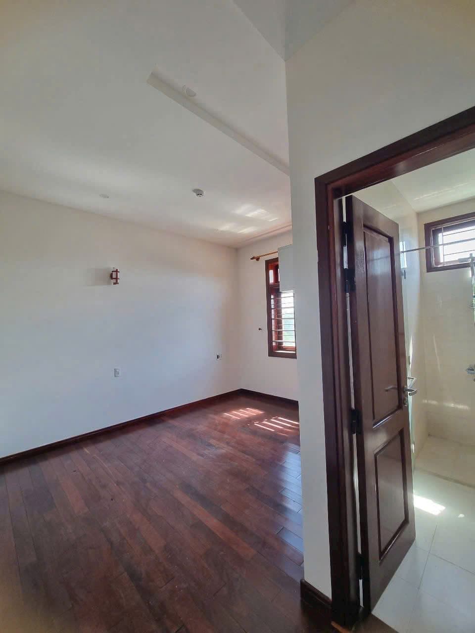 CHO THUÊ NHÀ NGUYÊN CĂN 4 TẦNG ĐƯỜNG NGUYỄN HỮU THỌ - Ảnh 1