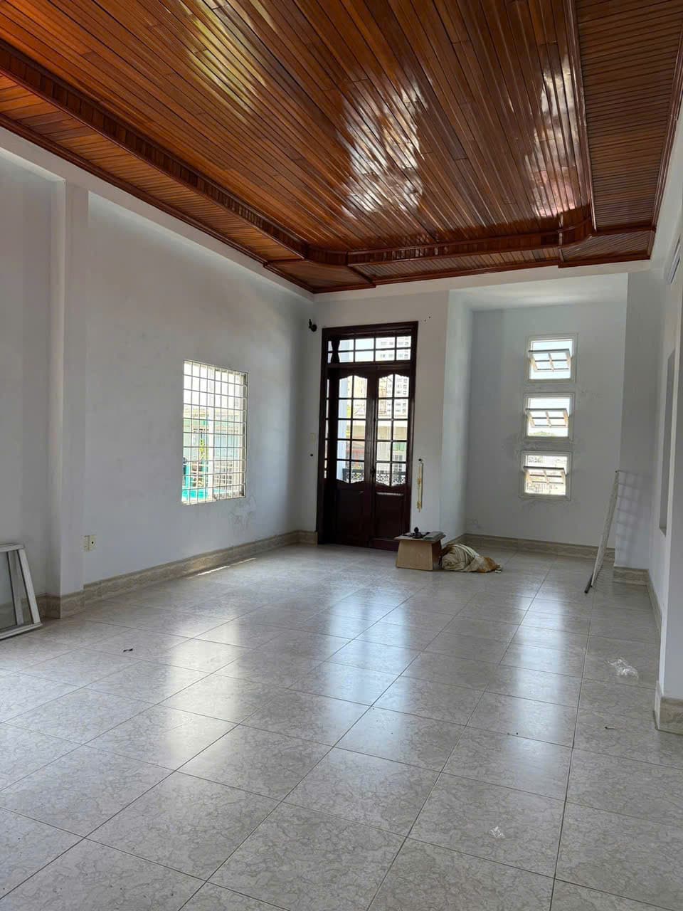 CHO THUÊ NHÀ NGUYÊN CĂN 4 TẦNG 75M2 TẠI ĐƯỜNG NGUYỄN HOÀNG - Ảnh 1