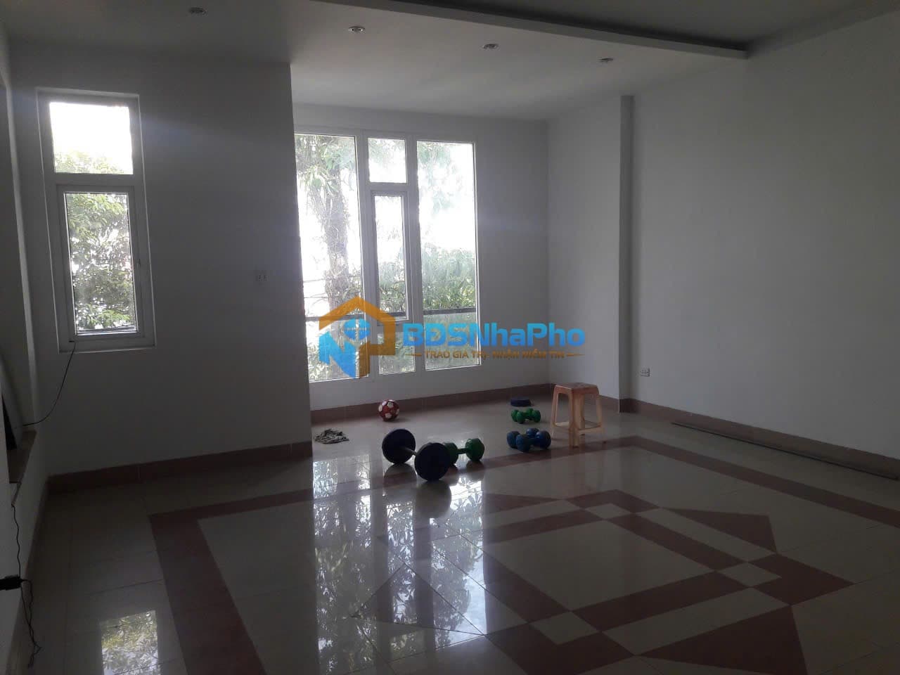 Nhà nguyên căn 3 tầng đường Nguyễn Tri Phương - Ảnh 2