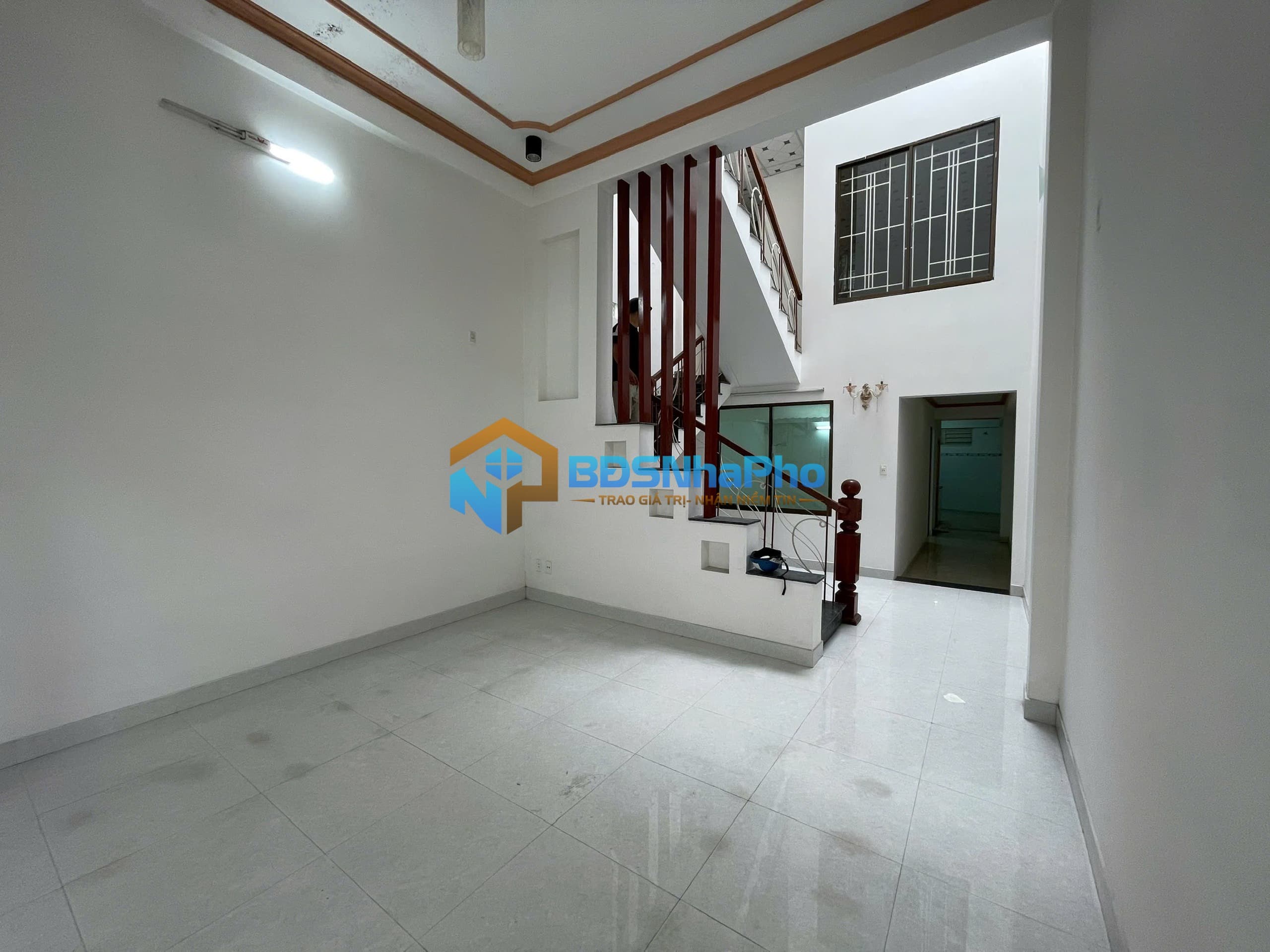 CHO THUÊ NHÀ NGUYÊN CĂN 2 TẦNG KIỆT OTO TẠI LÊ ĐÌNH LÝ - Ảnh 1