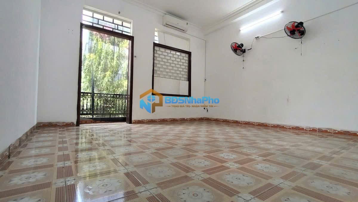 Nhà nguyên căn 3 tầng Hà Huy Tập - Ảnh 4