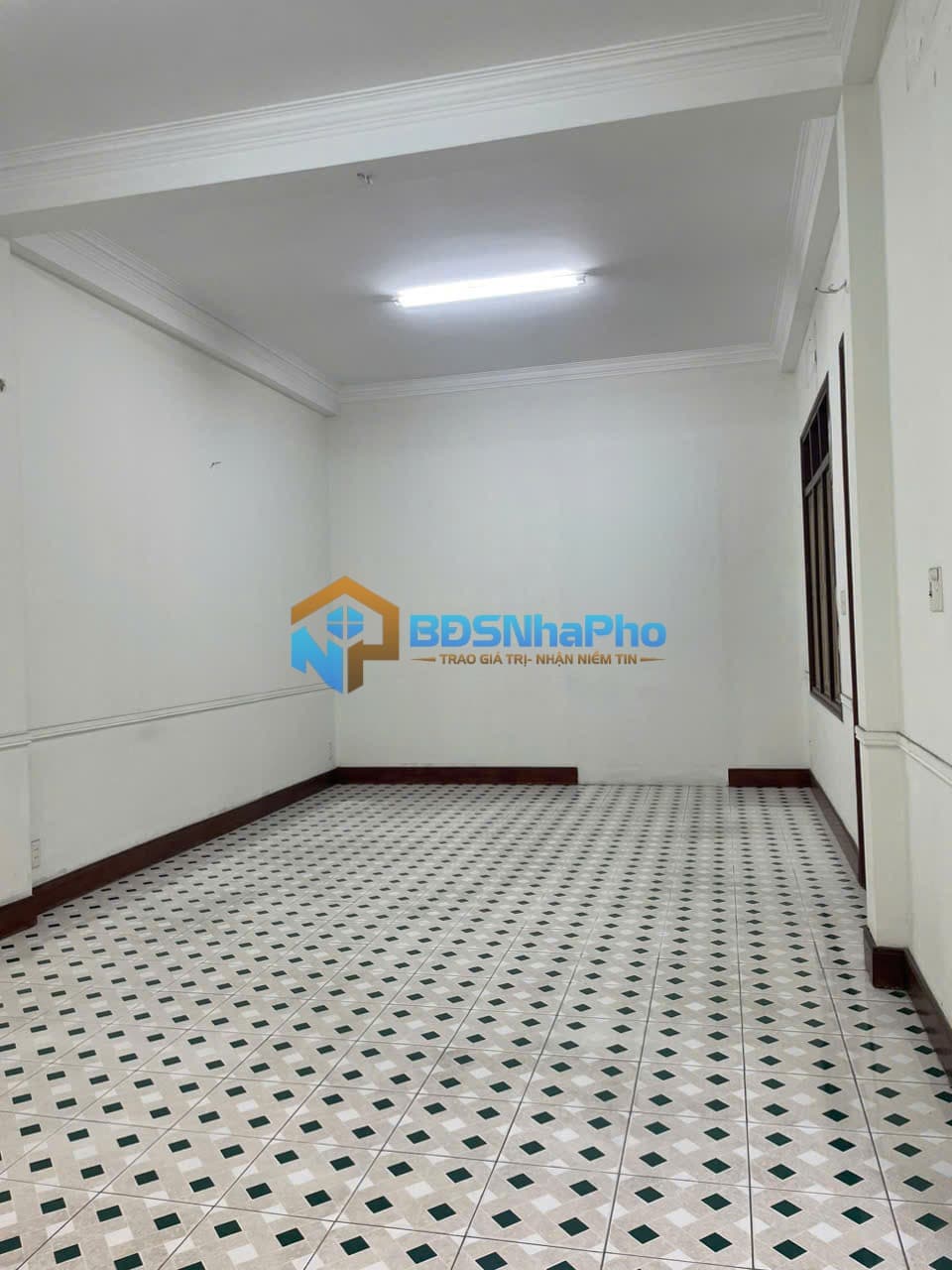 CHO THUÊ NHÀ NGUYÊN CĂN 135M2 TẠI NGUYỄN VĂN LINH - Ảnh 2