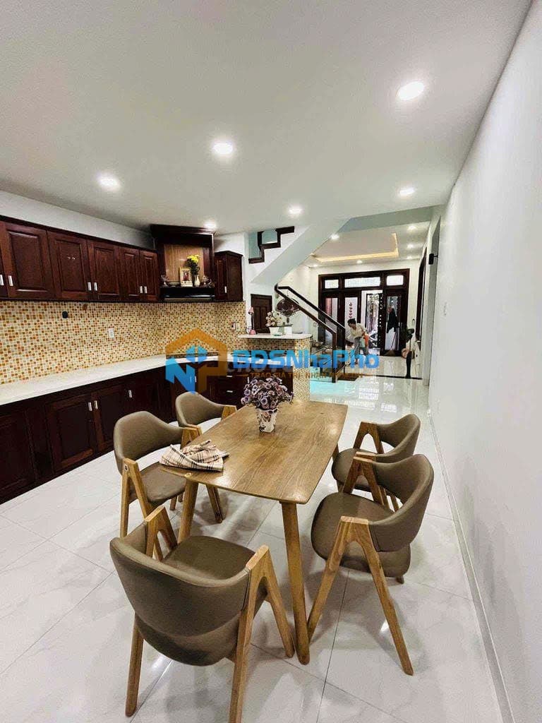 CHO THUÊ NHÀ NGUYÊN CĂN 3 TẦNG DT 185M2 TẠI KIỆT NGUYỄN CHÍ THANH - Ảnh 2