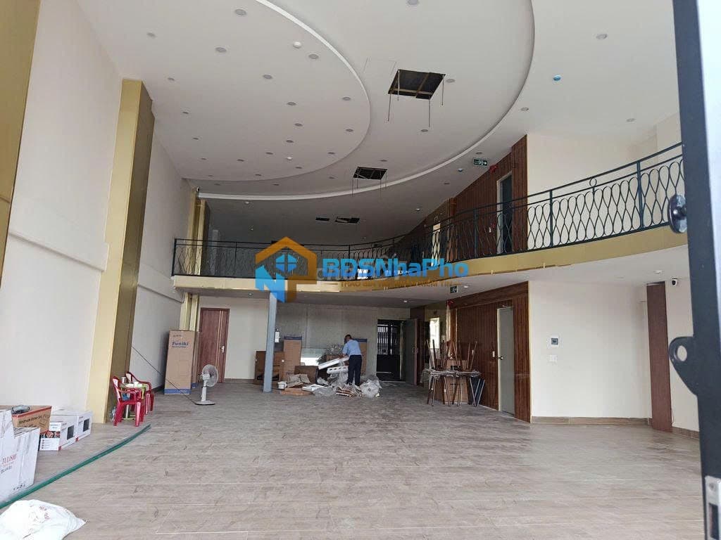 CHO THUÊ MB DT 150M2 TẠI ĐƯỜNG NGUYỄN TẤT THÀNH - Ảnh 2