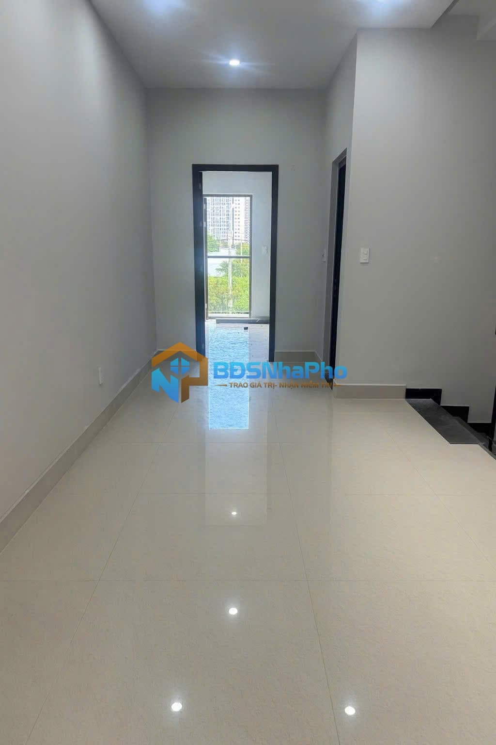 CHO THUÊ SHOPHOUSE 3 TẦNG DT 100M2 GẦN ĐƯỜNG MÊ LINH - Ảnh 5