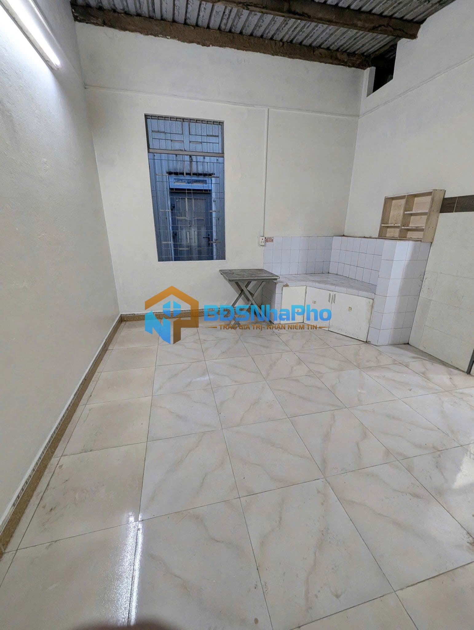 CHO THUÊ NHÀ CẤP 4 CÓ LỬNG DT 75M2 SÁT CHÂU THỊ VĨNH TẾ - Ảnh 2