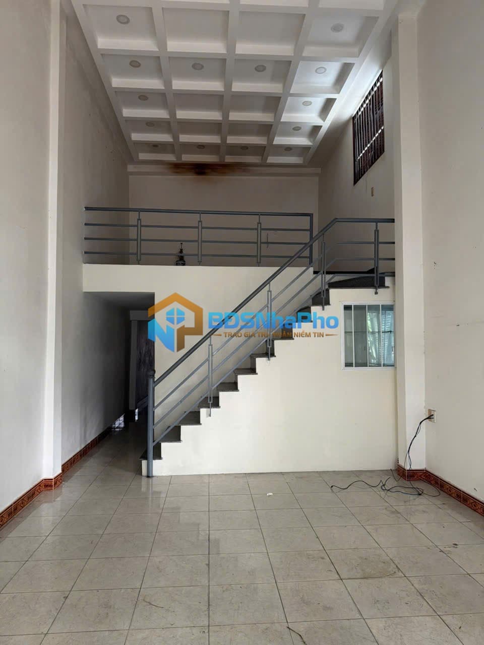CHO THUÊ NHÀ CẤP 4 CÓ LỬNG DT 150M2 TẠI ĐẶNG VŨ HỶ - Ảnh 2