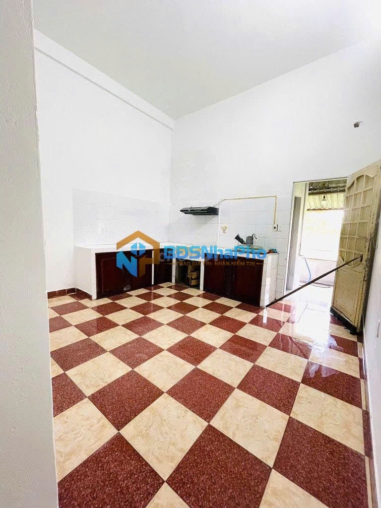 CHO THUÊ NHÀ NGUYÊN CĂN 3 TẦNG DT 95M2 TẠI LÊ VĂN HIẾN - Ảnh 3