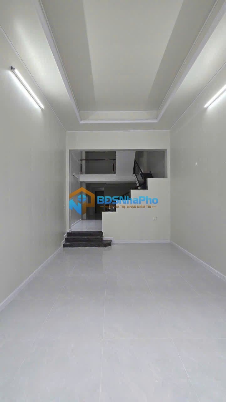 CHO THUÊ NHÀ NGUYÊN CĂN3 TẦNG DT 267M2 TẠI NGUYỄN KHOÁI - Ảnh 2