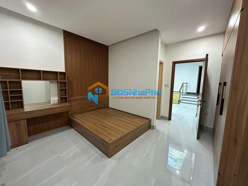 CHO THUÊ NHÀ 2 TẦNG KIỆT XE MÁY TẠI LÊ DUẨN - Ảnh 1